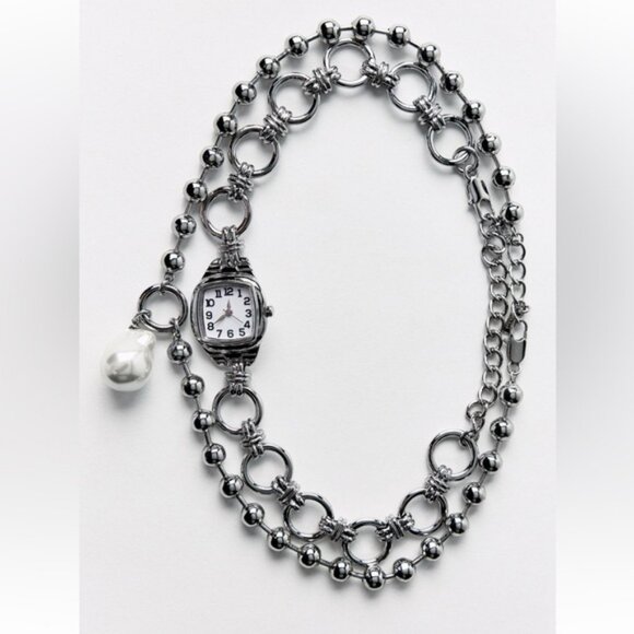 ZARA PACK OF 2 CLOCK AND FAUX PEARL NECKLACES - Picture 1 of 5